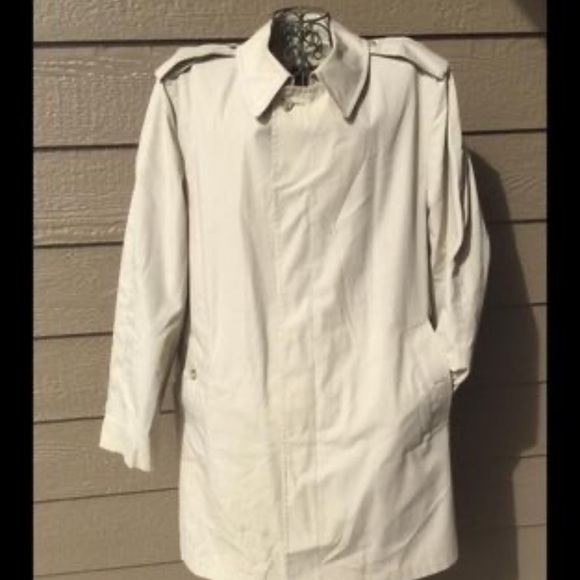 Vintage London Fog Mens size 44R Trench/ Rain Coat khaki color